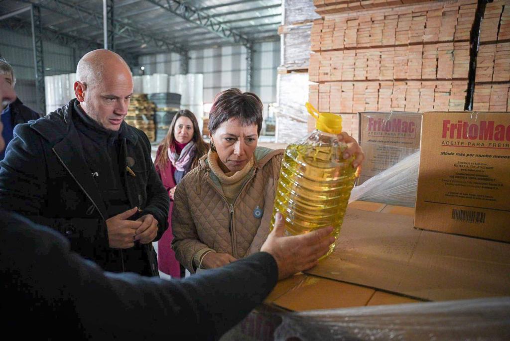 MAYRA Y MEREDIZ RECORRIERON  LA EMPRESA FOX TEX S.A. 4