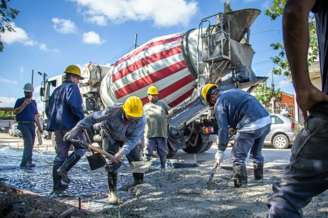 COMENZÓ LA CONSTRUCCIÓN DE UN PARQUE LINEAL EN VILLA ALCIRA (4)