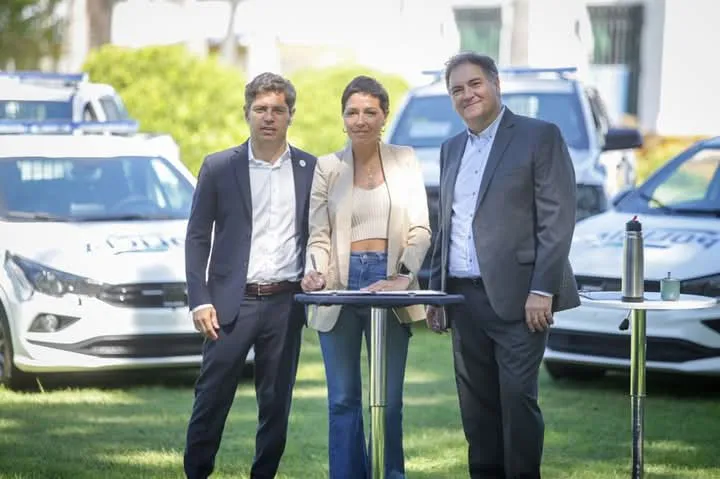 MAYRA FIRMÓ EL CONVENIO DE ADHESIÓN AL FONDO DE FORTALECIMIENTO DE LA SEGURIDAD (1)