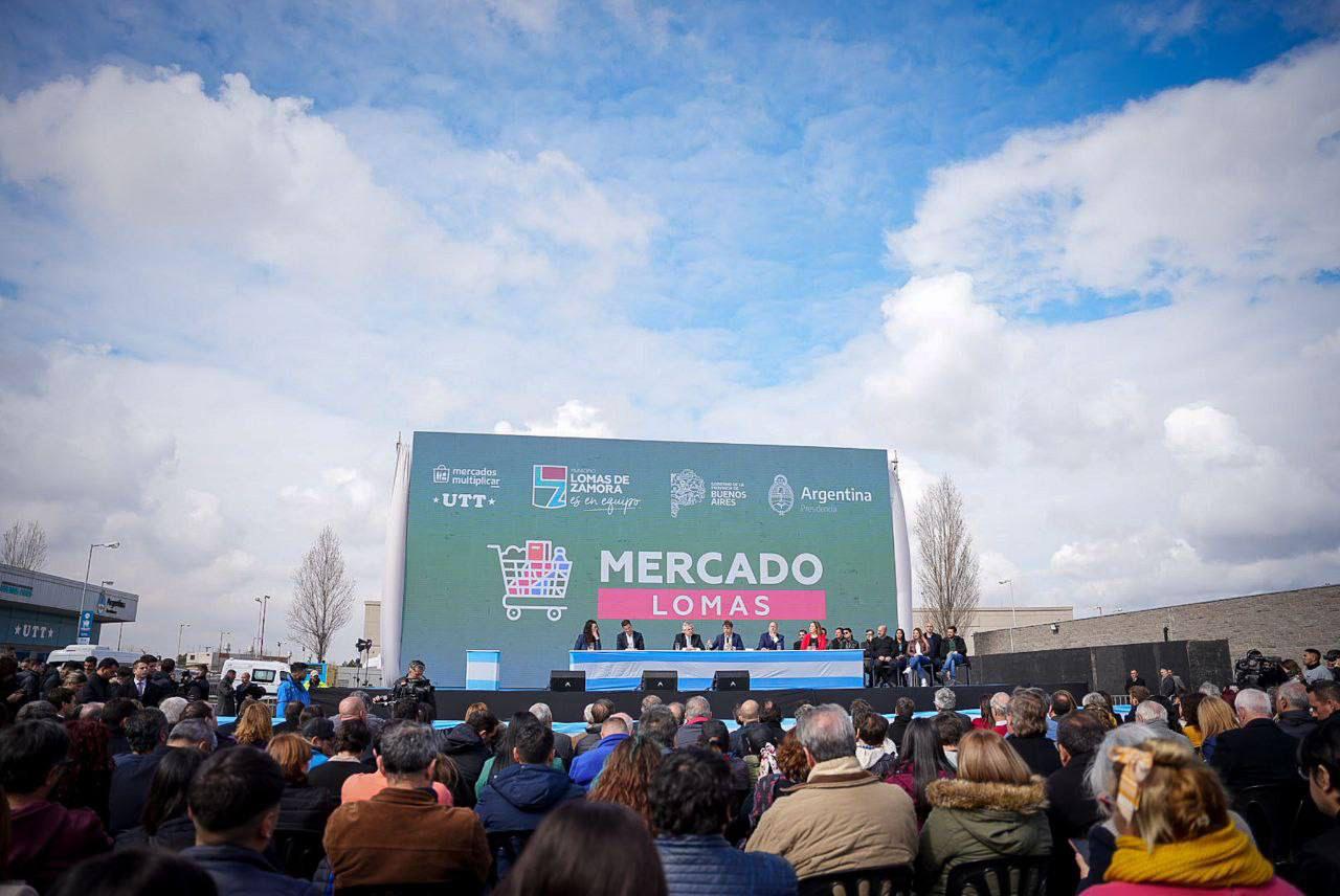 MAYRA JUNTO A ALBERTO Y AXEL 4