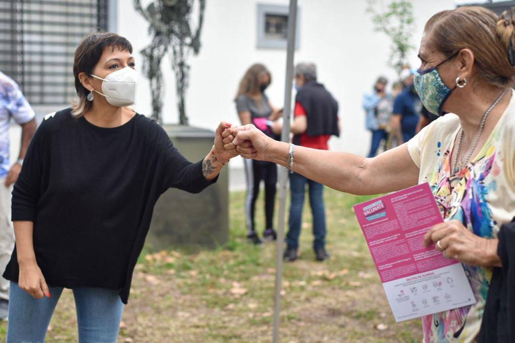 MAYRA SUPERVISÓ EL AVANCE DE LA VACUNACIÓN CONTRA EL COVID EN EL CENTRO DE VETERANOS DE MALVINAS (2)