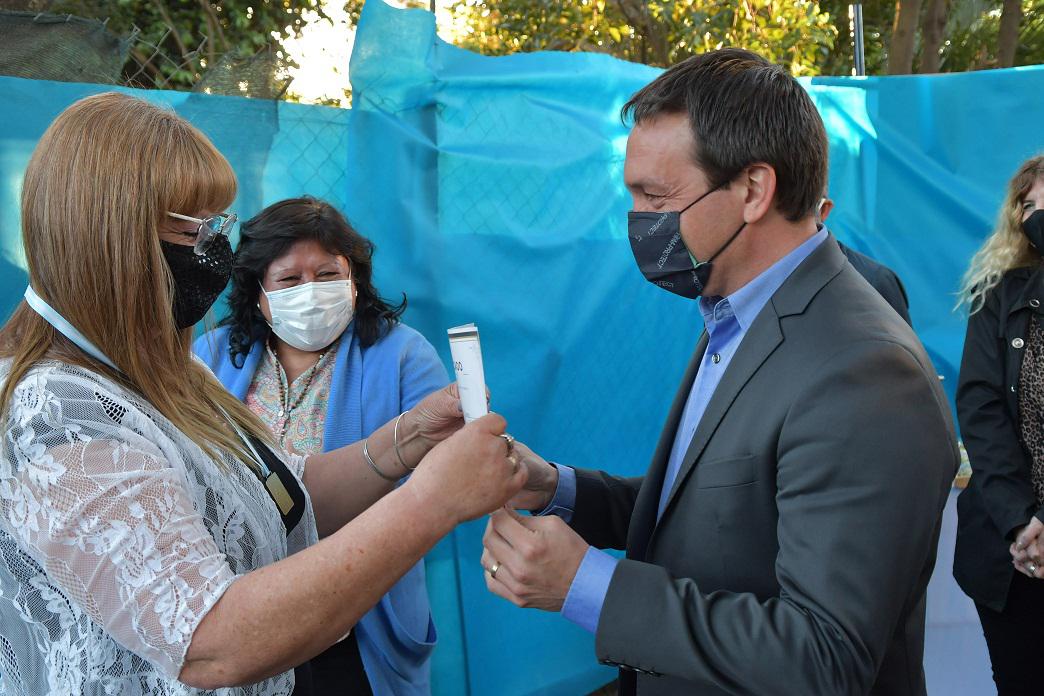 812a32a3-94b4-e541-0297-8b31da0deaed