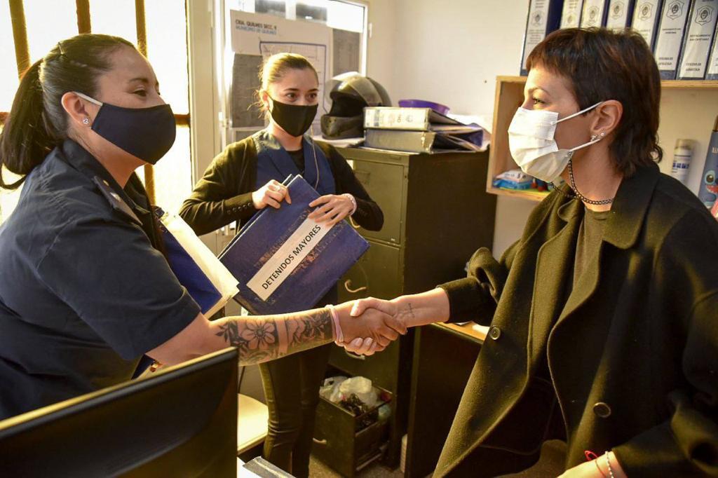 MAYRA VISITÓ LA COMISARÍA NOVENA DE QUILMES OESTE Y DIO INICIO A UN NUEVO OPERATIVO DE SATURACIÓN POLICIAL (3)