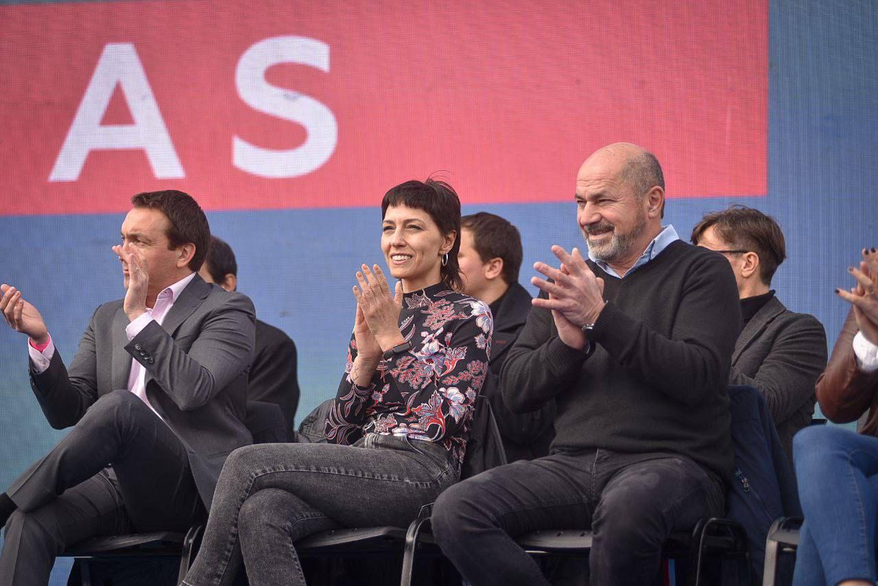 MAYRA JUNTO A ALBERTO Y AXEL 3