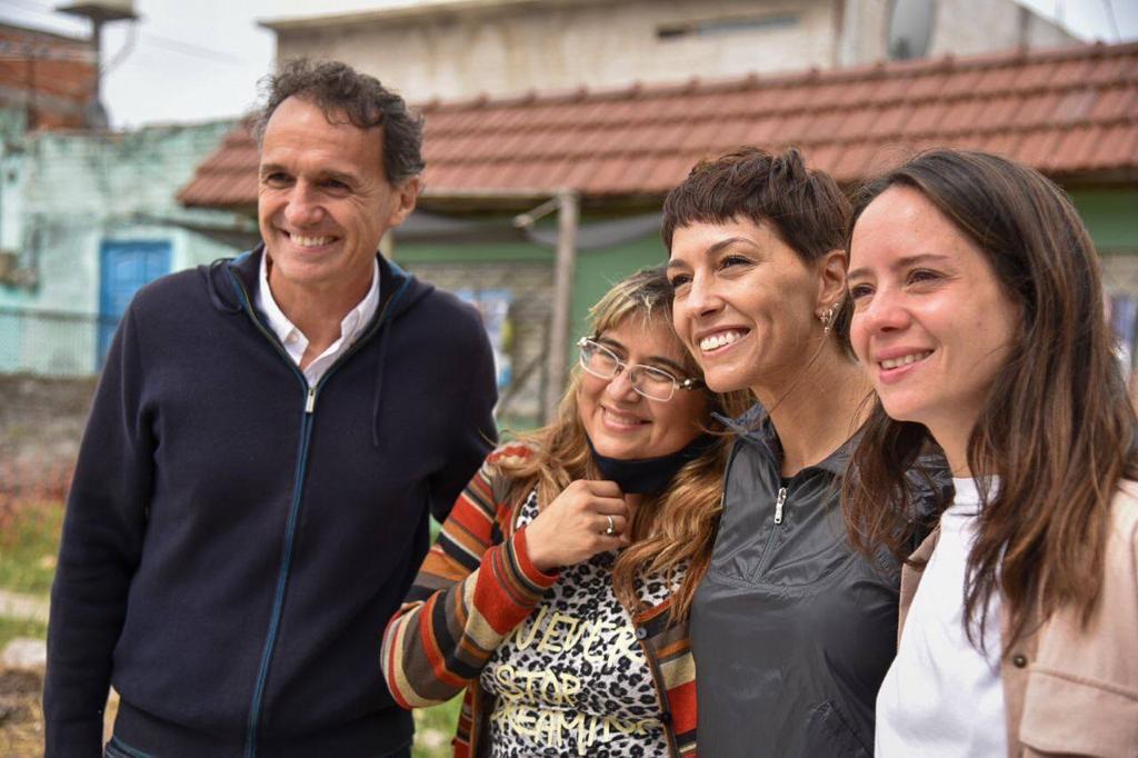 MAYRA Y KATOPODIS RECORRIERON ASFALTOS EN SOLANO 3