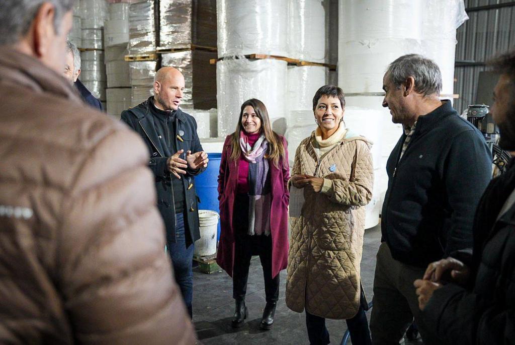 MAYRA Y MEREDIZ RECORRIERON LA EMPRESA FOX TEX S.A. 3