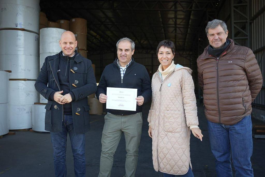 MAYRA Y MEREDIZ RECORRIERON  LA EMPRESA FOX TEX S.A. 1