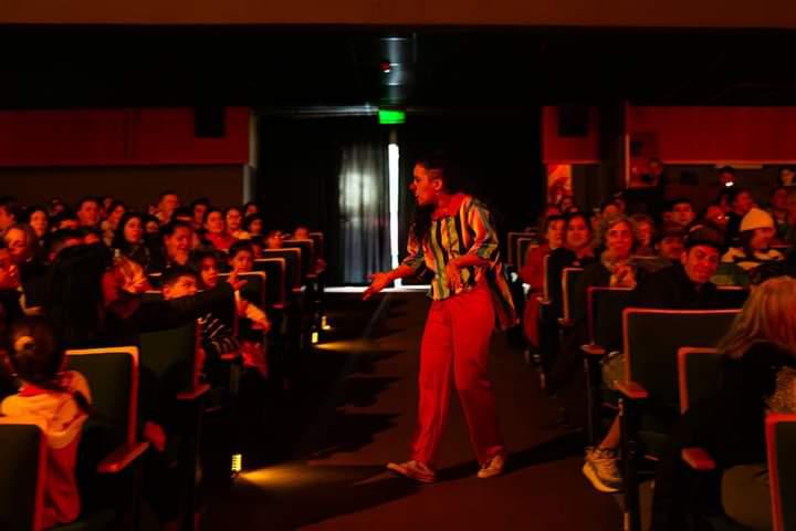 MÁS DE 75 MIL VECINOS Y VECINAS DISFRUTARON DE LOS ESPECTÁCULOS CULTURALES POR LAS VACACIONES DE INVIERNO EN QUILMES (2)