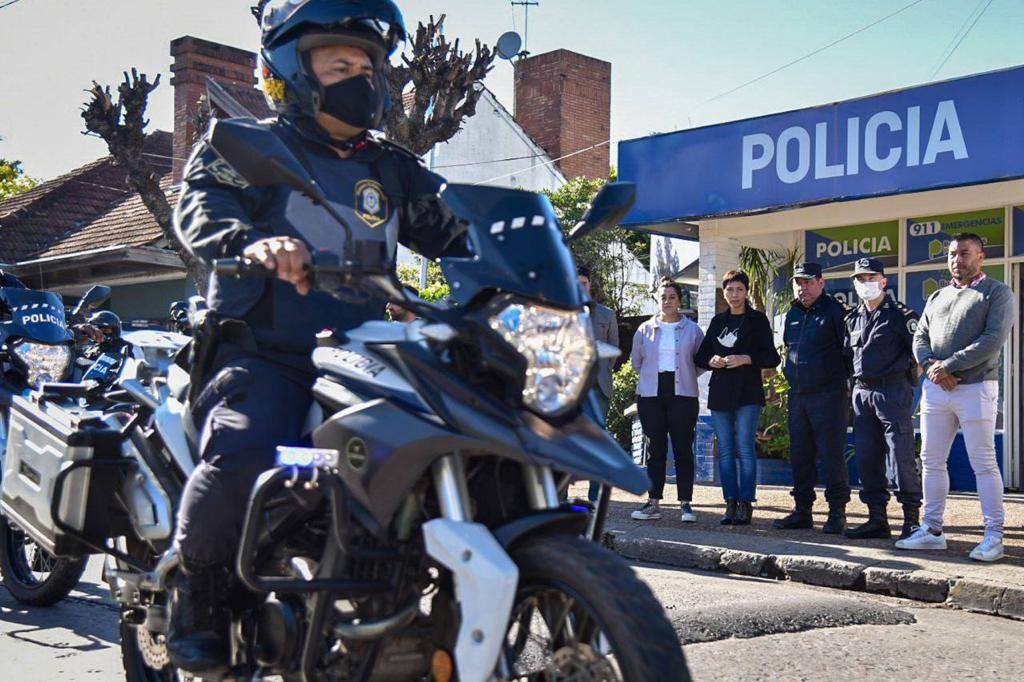 MAYRA VISITÓ LA COMISARÍA NOVENA DE QUILMES OESTE Y DIO INICIO A UN NUEVO OPERATIVO DE SATURACIÓN POLICIAL (1)
