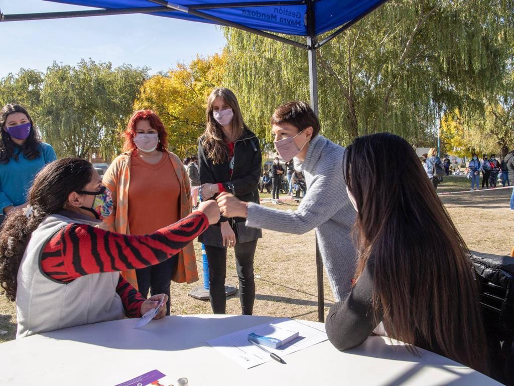 MAYRA KELLY Y PERUGINO 3
