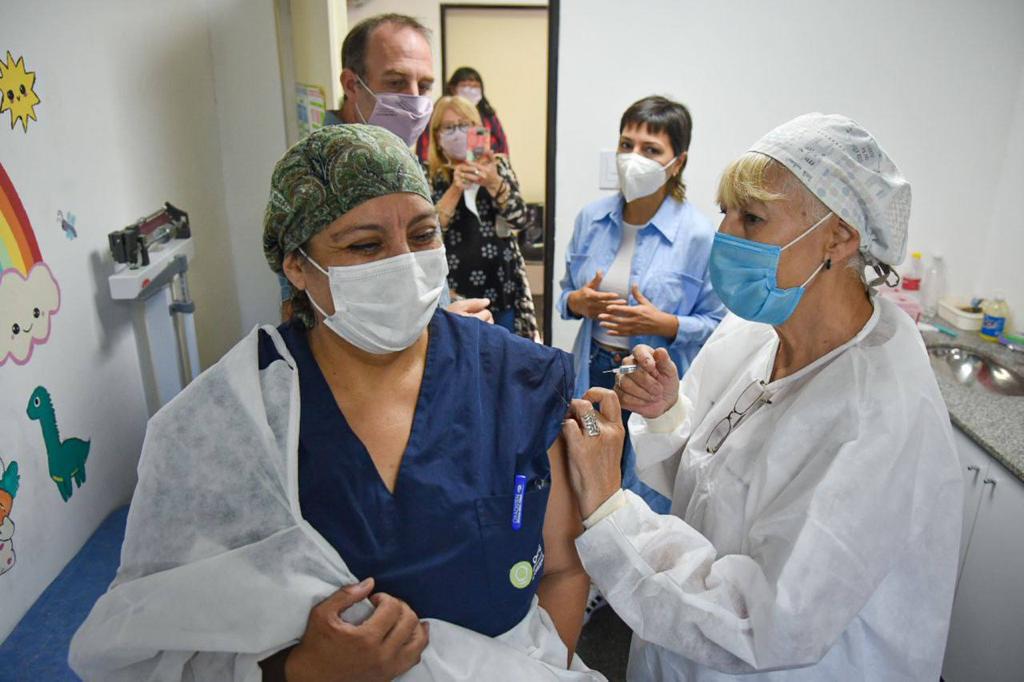 MAYRA SUPERVISÓ EL LANZAMIENTO DE LA CAMPAÑA DE VACUNACIÓN ANTIGRIPAL EN QUILMES (2)
