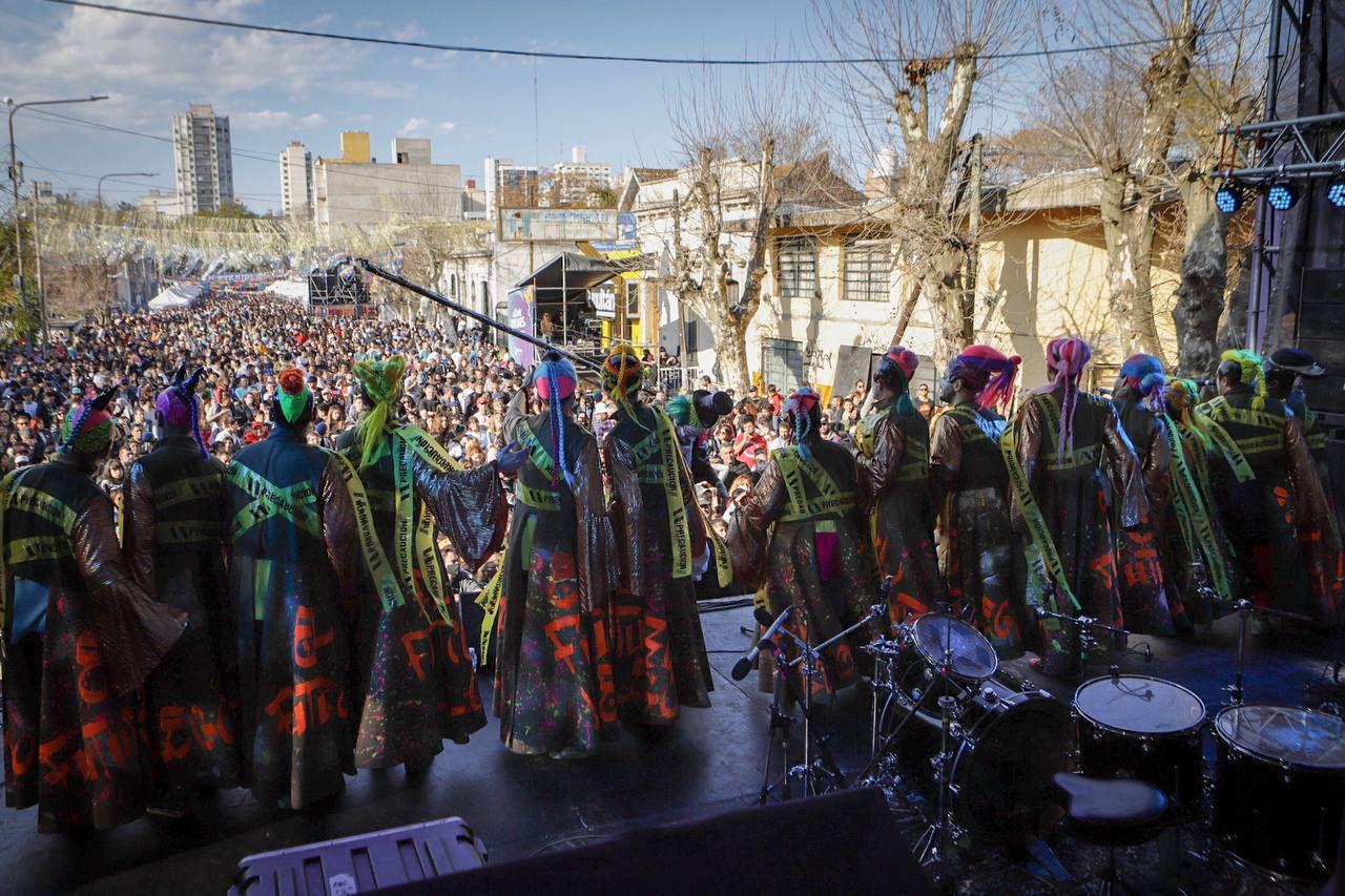 MAYRA JUNTO A MÁS DE 50 MIL VECINOS DISFRUTARON DE LOS FESTEJOS POR EL 356° ANIVERSARIO DE QUILMES (7)