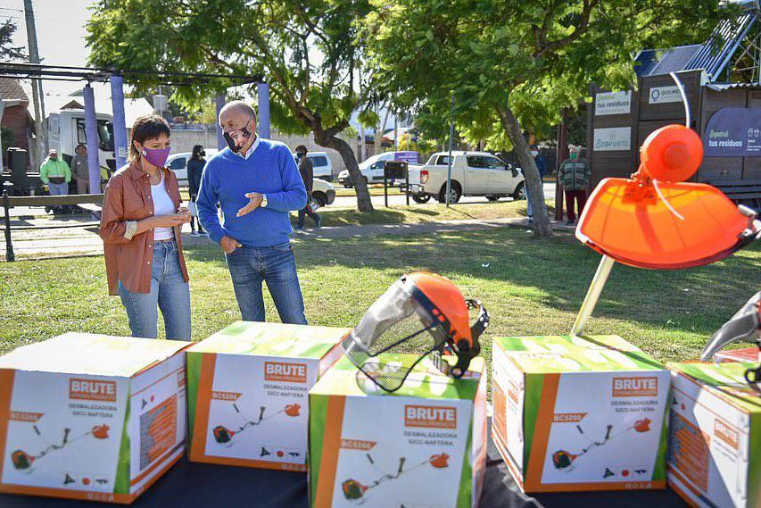 Mayra entregó herramientas a bases operativas 1