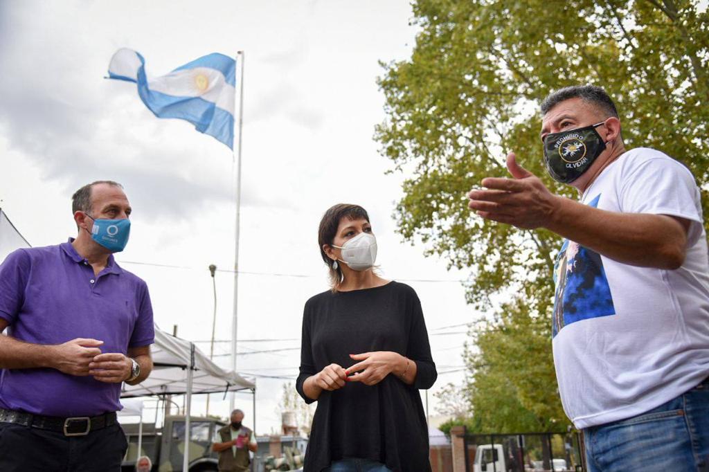 MAYRA SUPERVISÓ EL AVANCE DE LA VACUNACIÓN CONTRA EL COVID EN EL CENTRO DE VETERANOS DE MALVINAS (1)