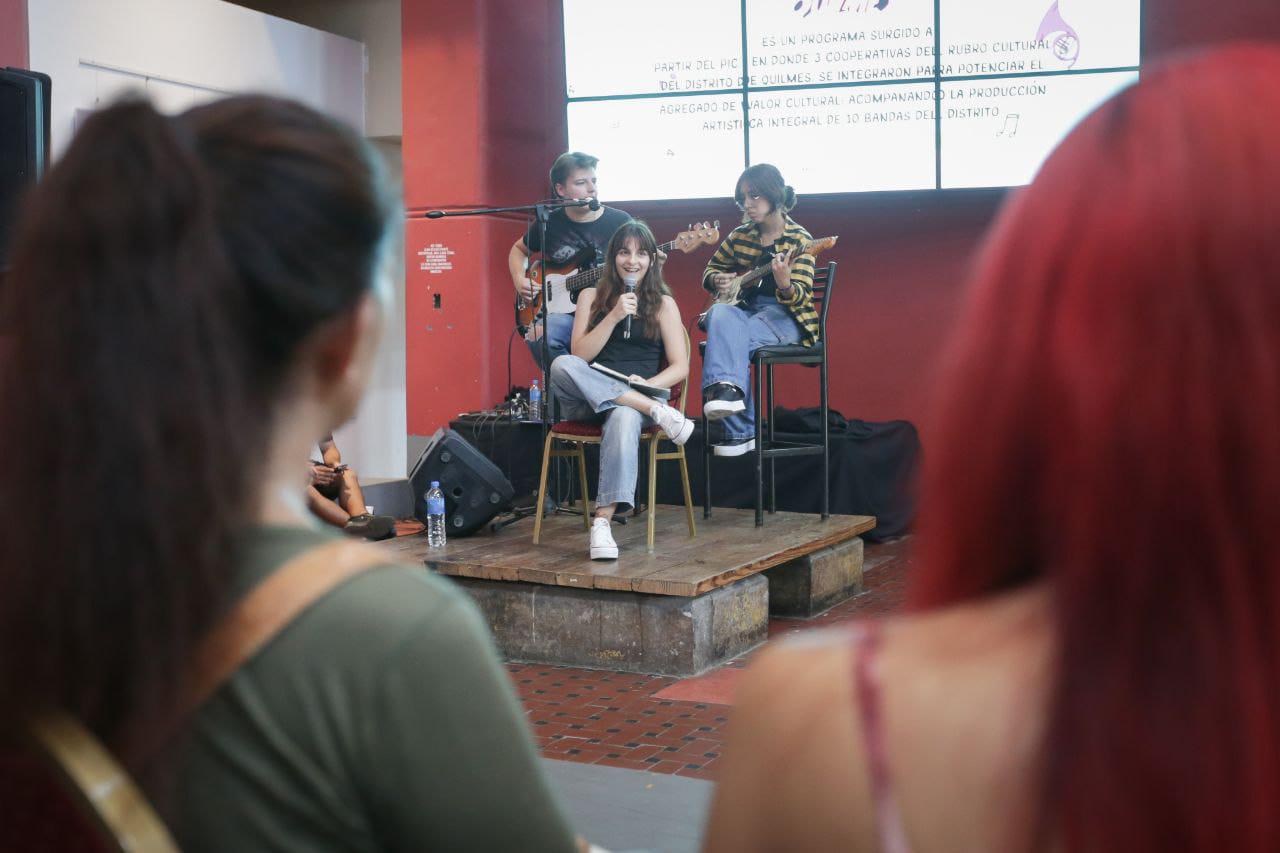 MAYRA COMPARTIÓ UN ENCUENTRO CON ARTISTAS DEL PROGRAMA QUILMES SUENA 4