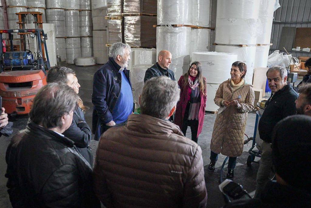 MAYRA Y MEREDIZ RECORRIERON  LA EMPRESA FOX TEX S.A. 2