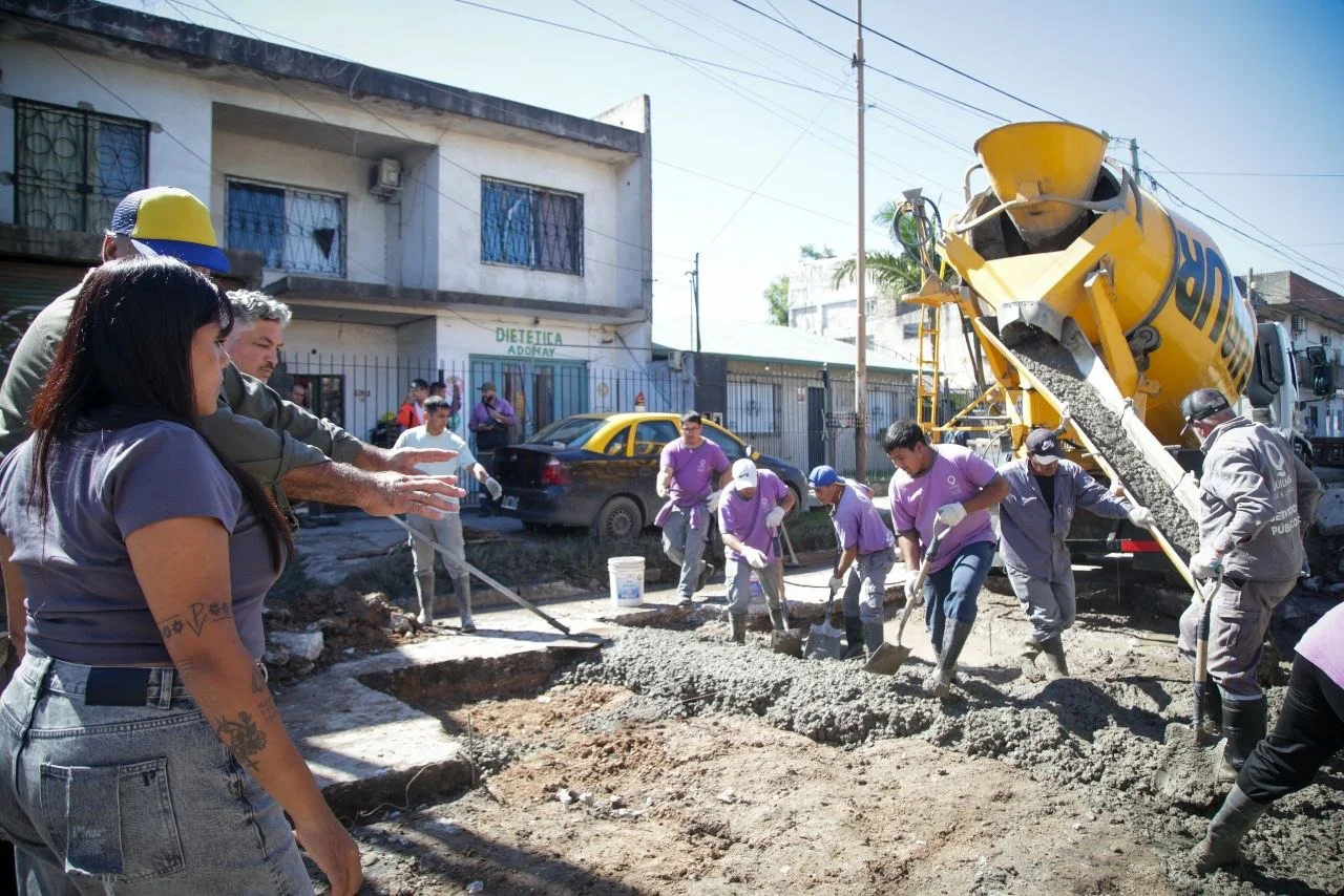 AVANZAN LOS TRABAJOS DE BACHEO EN HORMIGÓN EN EL BARRIO LOS EUCALIPTUS DE SAN FRANCISCO SOLANO, EJECUTADOS CON FONDOS MUNICIPALES 1