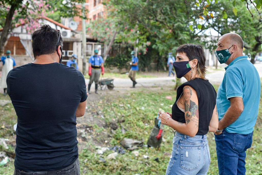 Mayra en limpieza de arroyo 1