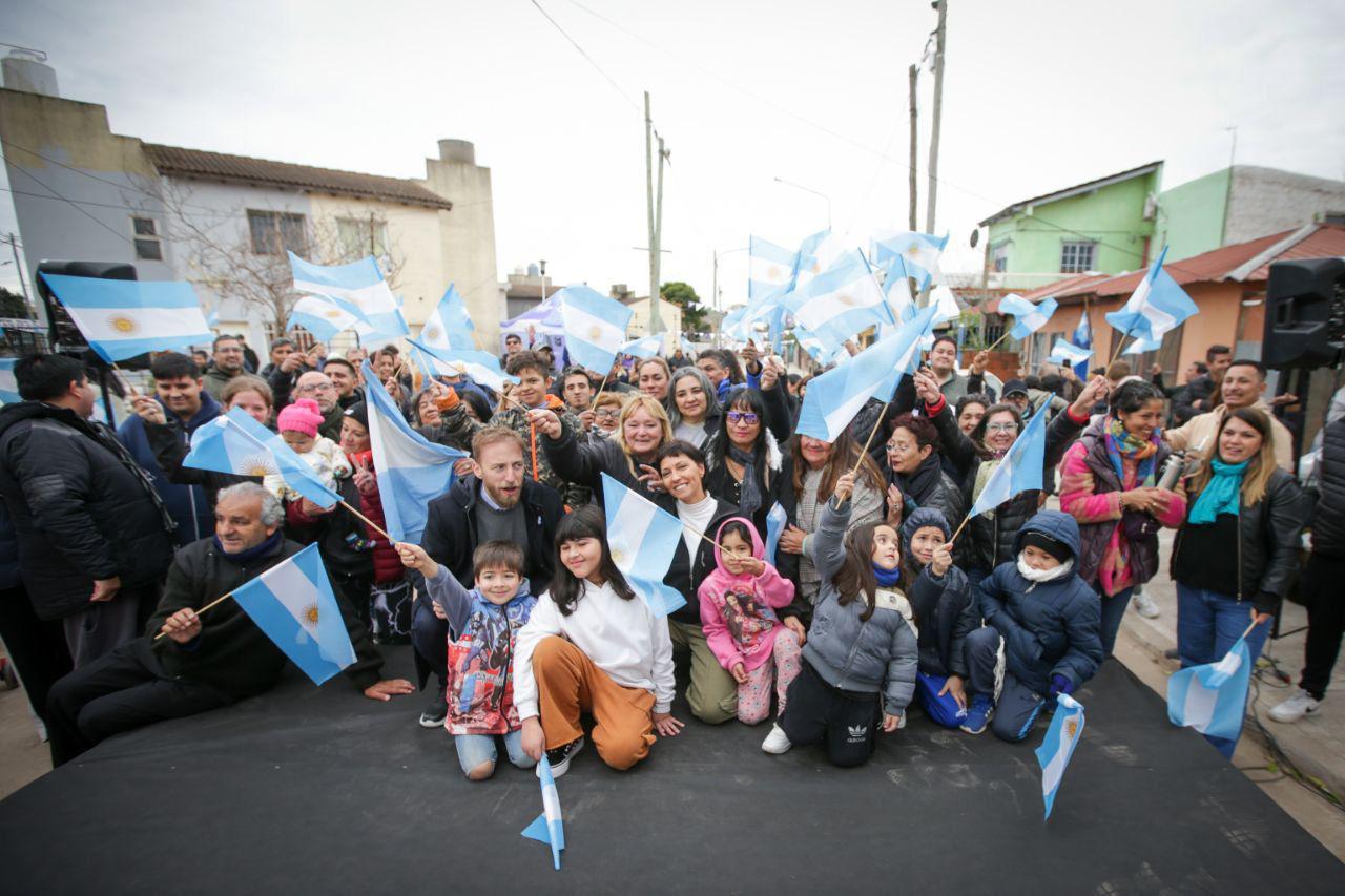 MAYRA INAUGURÓ 10 NUEVOS PAVIMENTOS 1