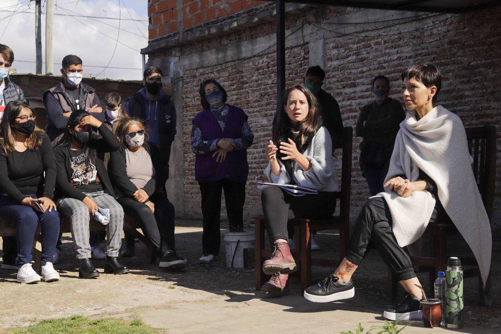 Mayra reunión con vecinos de solano 2