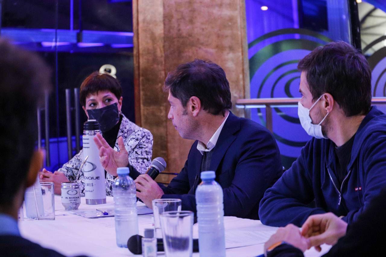 Mayra y Axel reapertura de actividad nocturna 2