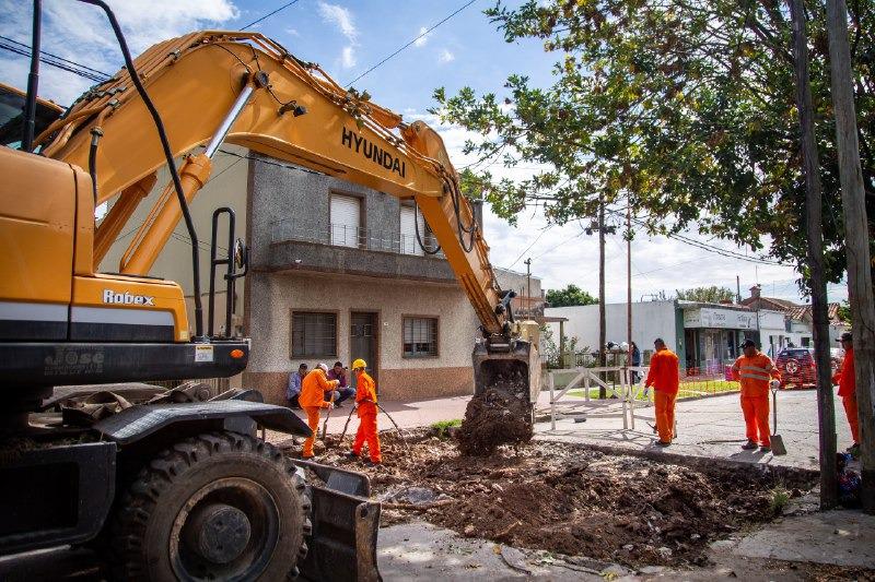 EL MUNICIPIO DE QUILMES AVANZA CON LOS TRABAJOS DE REPARACIÓN Y MANTENIMIENTO DE CALLES EN QUILMES Y EZPELETA (2)