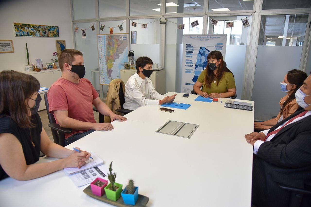 MAYRA FIRMO CONVENIO CON MIÑO (3)