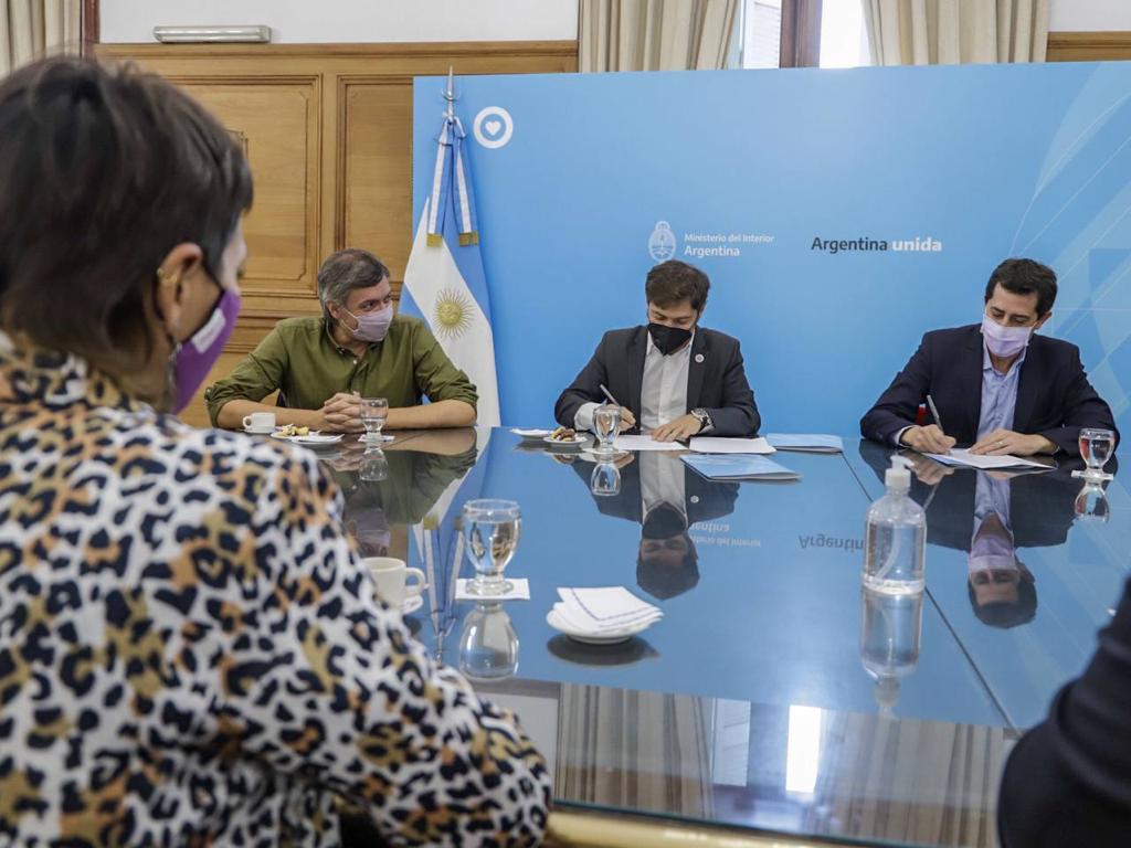MAYRA EN LA FIRMA DEL PREIMBA 2