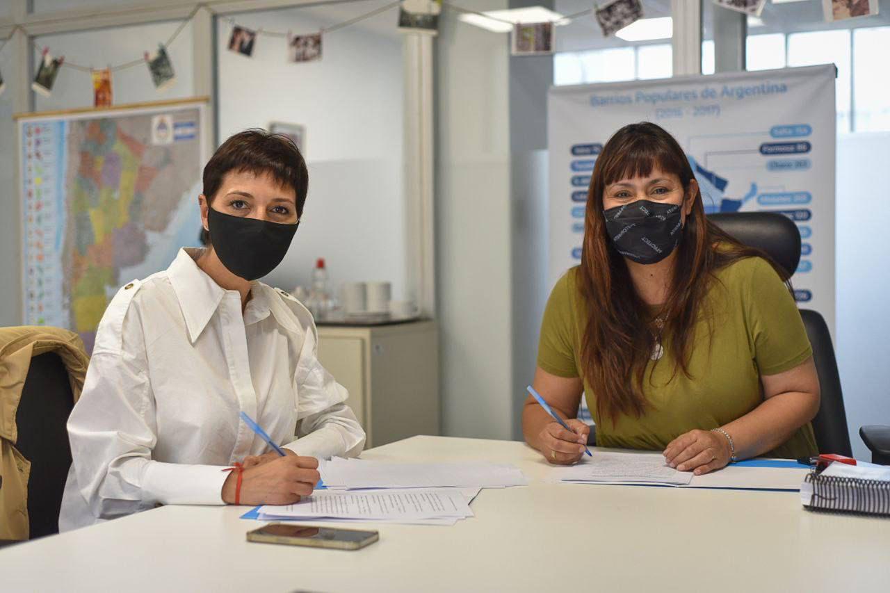 MAYRA FIRMO CONVENIO CON MIÑO (1)