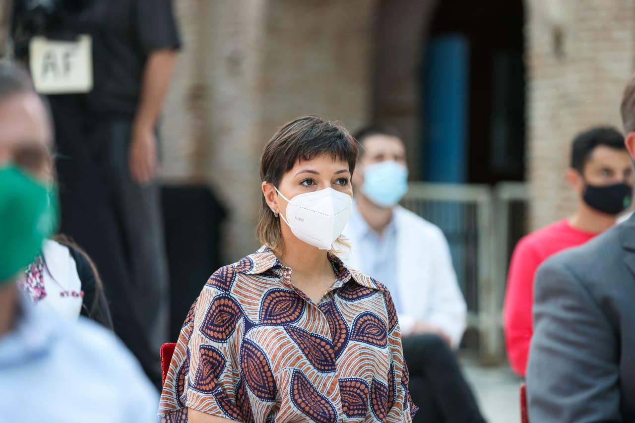 Mayra en anuncio en casa rosada 1