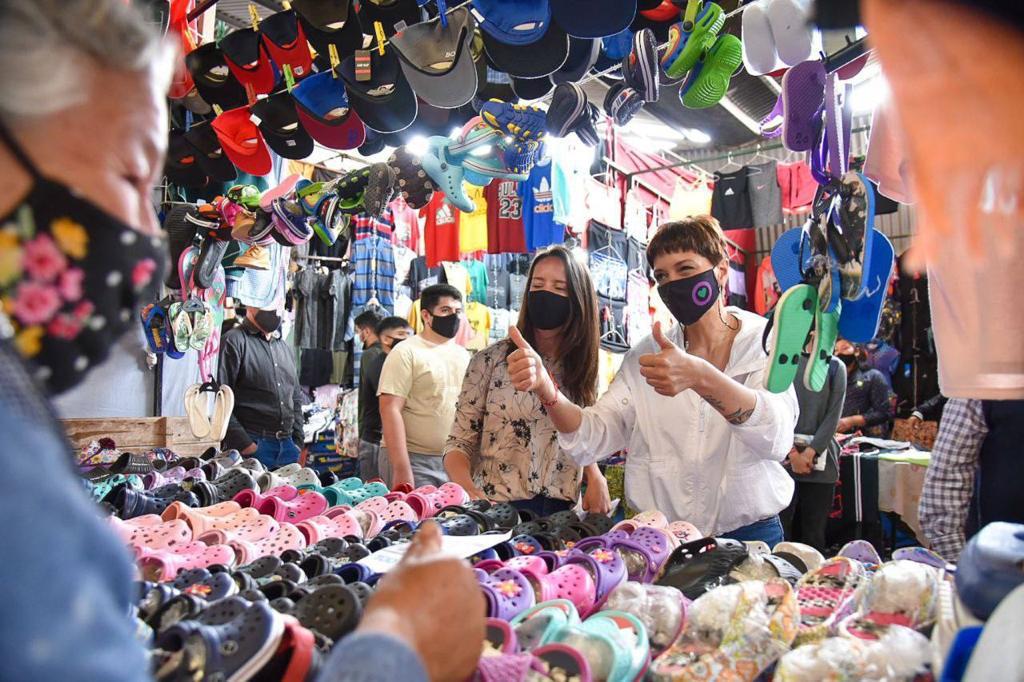 MAYRA RECORRIO LA FERIA TINKUNAKU (3)