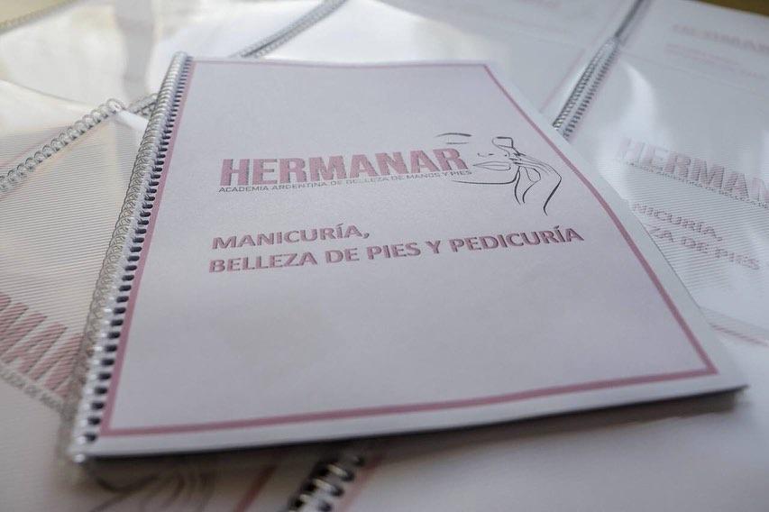 Mayra en el primer encuentro del programa hermanar 4