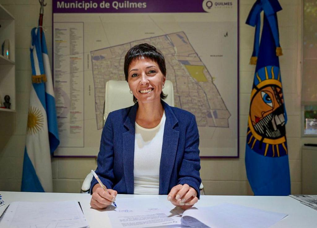 LA INTENDENTA MAYRA MENDOZA ANUNCIÓ UN AUMENTO SALARIAL DEL 48,2% Y UN BONO DE $10.000 PARA TODOS LOS TRABAJADORAS Y TRABAJADORAS MUNICIPALES (2)