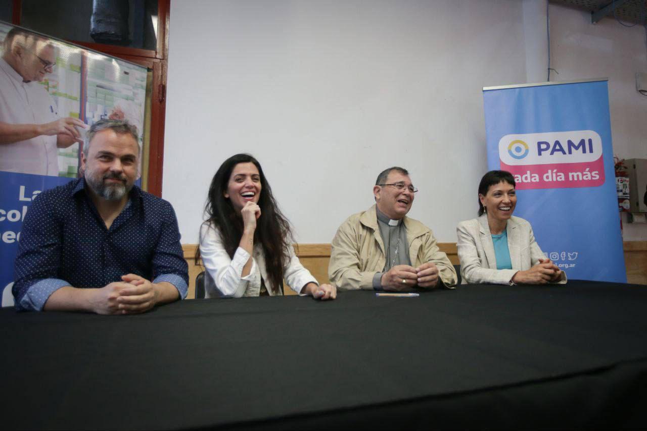 MAYRA Y LUANA VOLNOVICH PARTICIPARON DEL ACTO DE EGRESADOS DE CUIDADORES DOMICILIARIOS EN LA UNQ 2