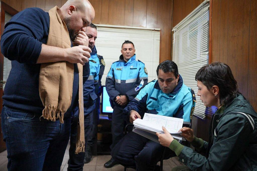 MAYRA SUPERVISÓ UN MEGAOPERATIVO DE SATURACIÓN POLICIAL EN EL BARRIO LA COLONIA (3)