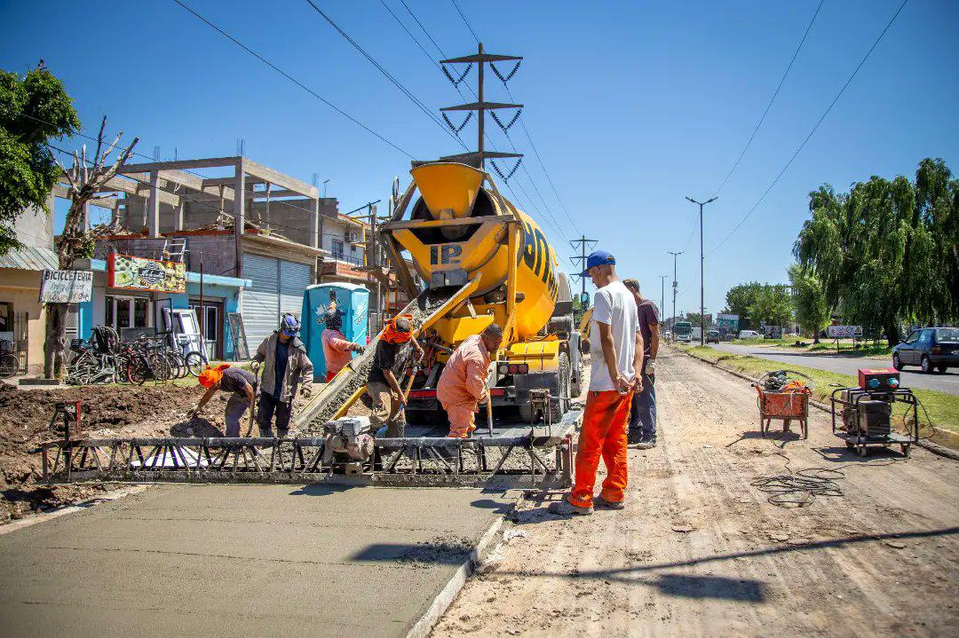 AVANZA LA OBRA DE REPAVIMENTACIÓN Y PUESTA EN VALOR DE AVENIDA LA PLATA ENTRE SMITH Y FLORENCIO VARELA (2) (1)