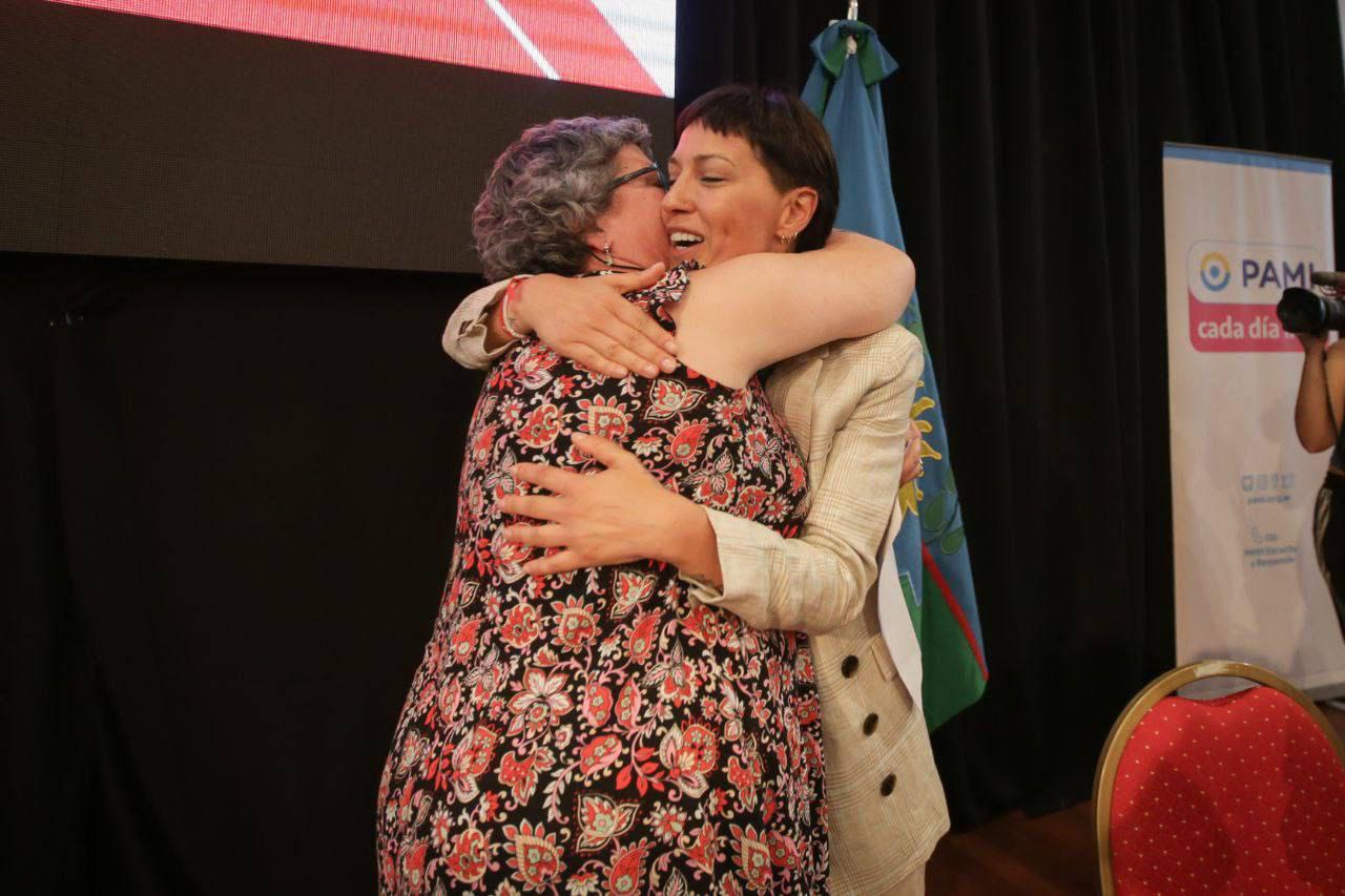 MAYRA Y LUANA VOLNOVICH PARTICIPARON DEL ACTO DE EGRESADOS DE CUIDADORES DOMICILIARIOS EN LA UNQ 3