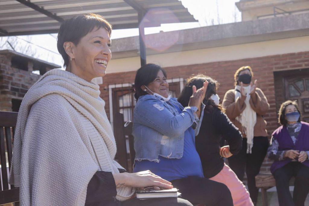 Mayra reunión con vecinos de solano 1