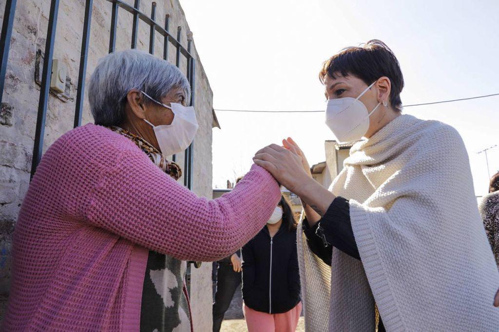 Mayra reunión con vecinos de solano 4