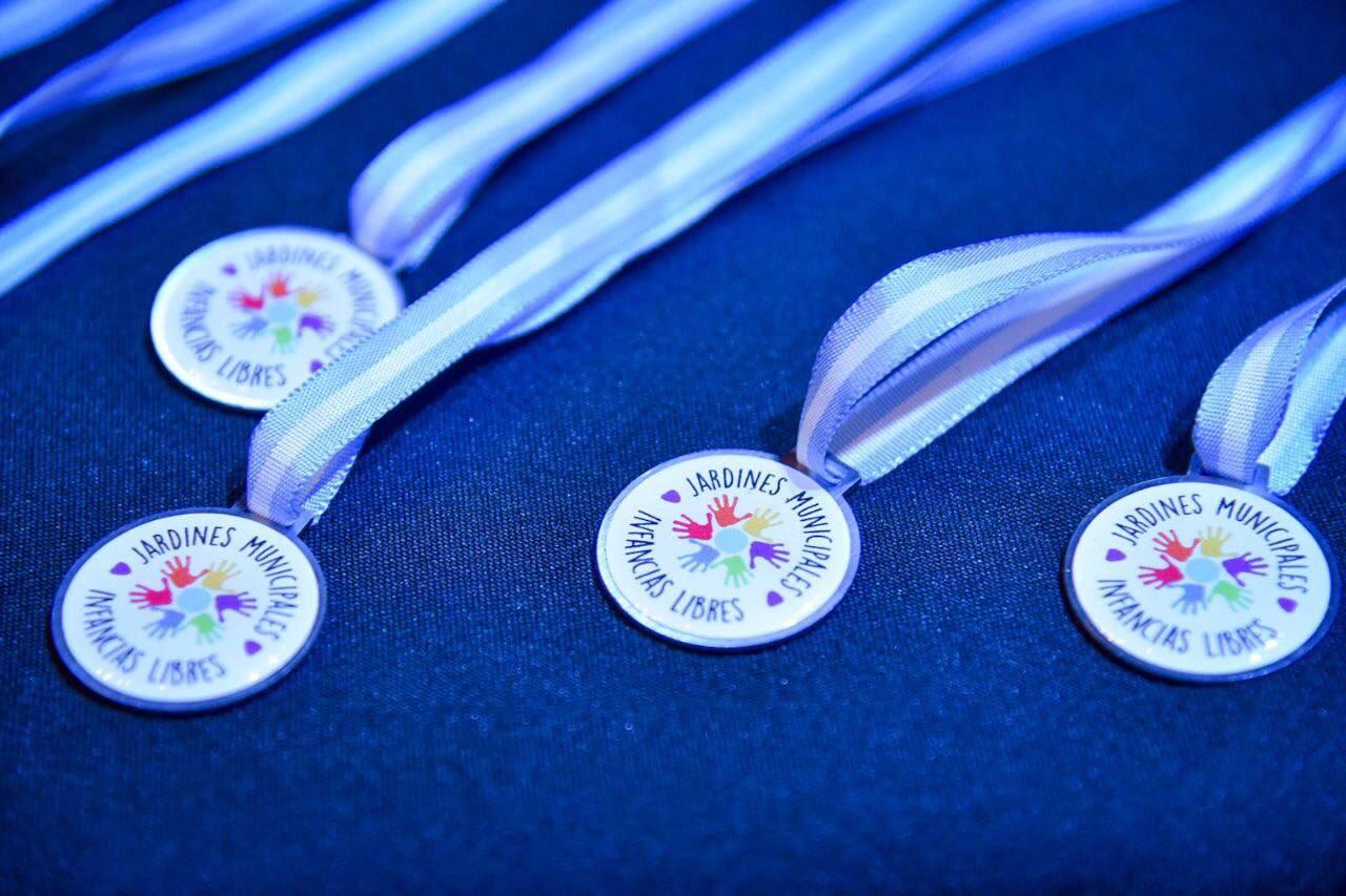 Mayra en el acto de egresados del Jardín de Infantes Municipal Nº 2 de Solano (4)