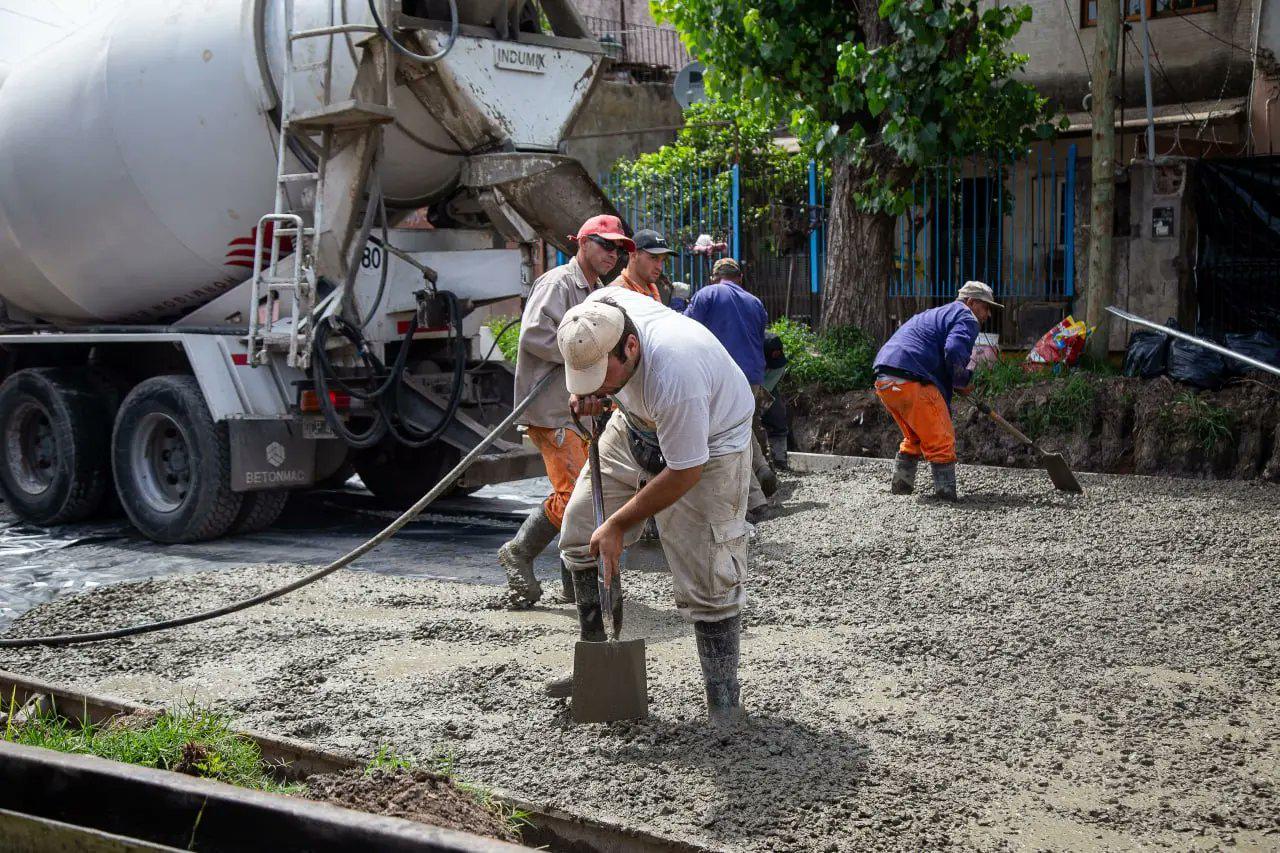 EL MUNICIPIO CONTINÚA CON LA ÚLTIMA ETAPA DEL ASFALTO DE 85 CUADRAS DEL BARRIO LA UNIÓN DE SOLANO (2) (1)