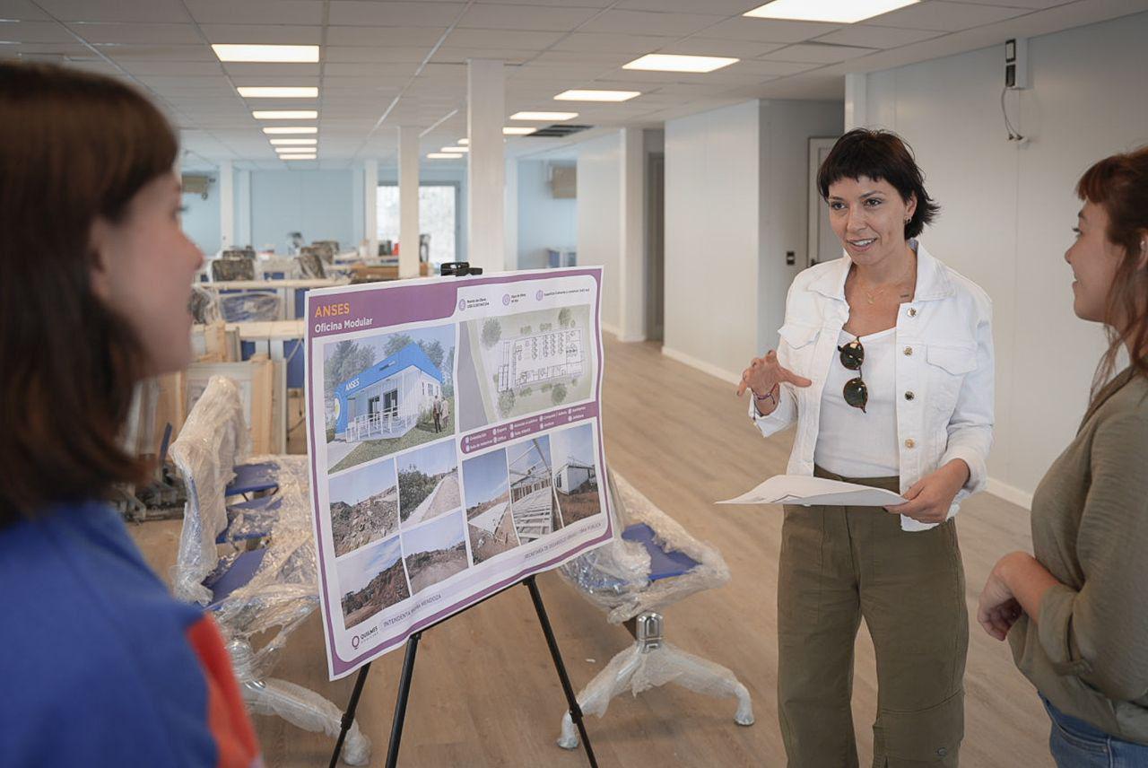 MAYRA RECORRIÓ LA OBRA DE LA NUEVA OFICINA DE ATENCIÓN DE ANSES EN EZPELETA 3