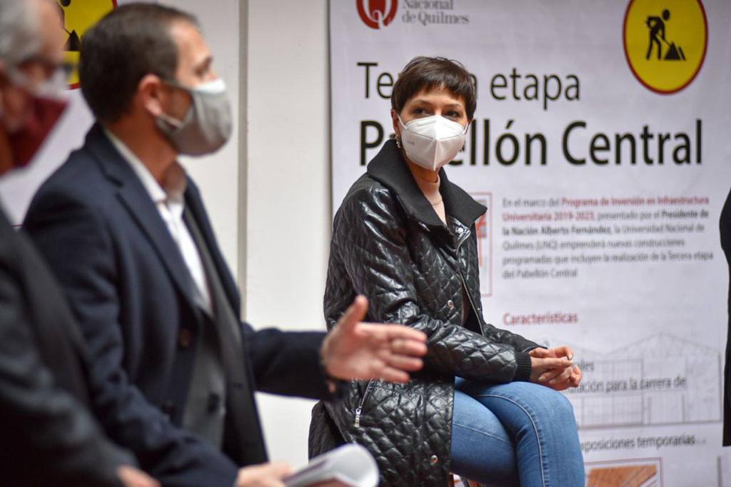 Mayra y Trotta en inicio de obras aulas unq 1