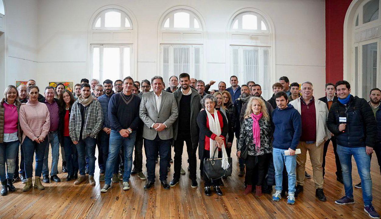 AGASAJO PRENSA LOCAL 1