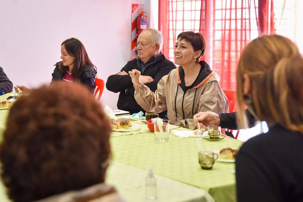 Mayra en el centro de jubilados Villa Esmeralda 2