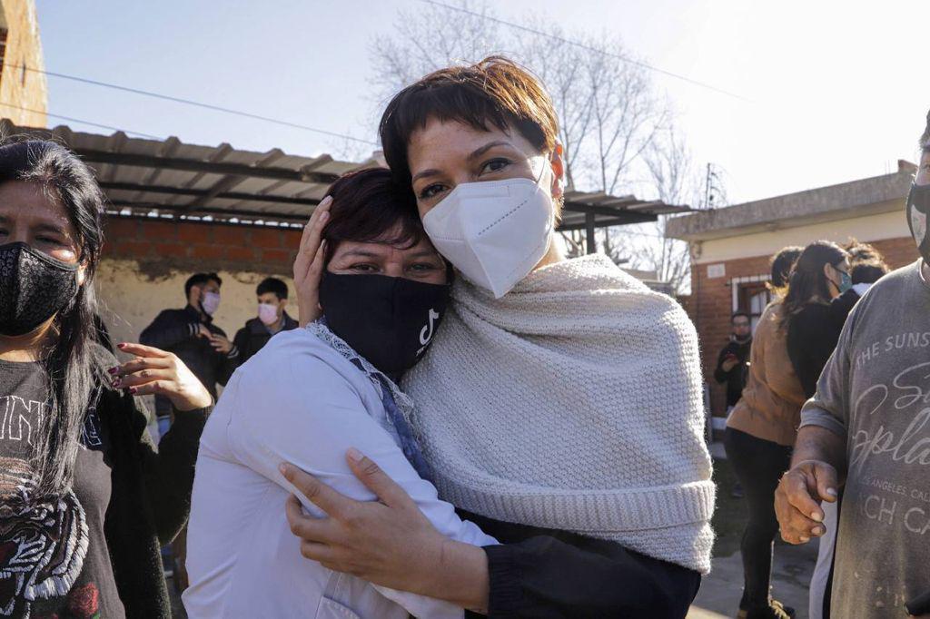 Mayra reunión con vecinos de solano 3