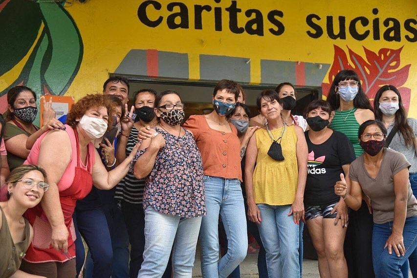 MAYRA VISITÓ EL COMEDOR CARITAS SUCIAS 1