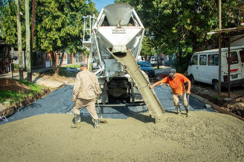 EL MUNICIPIO DE QUILMES AVANZA CON LOS TRABAJOS DE REPARACIÓN Y MANTENIMIENTO DE CALLES EN QUILMES Y EZPELETA (3)