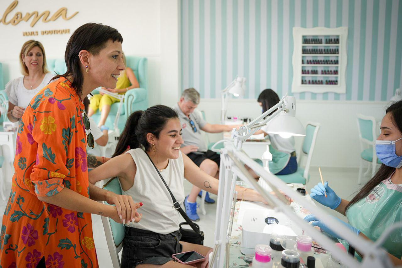 MAYRA ENTREGÓ CERTIFICADOS DE HABILITACIONES 3