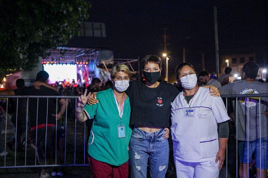 MAYRA PRESENCIÓ EL FESTIVAL DE MÚSICA POR EL 149º ANIVERSARIO DE EZPELETA (4)